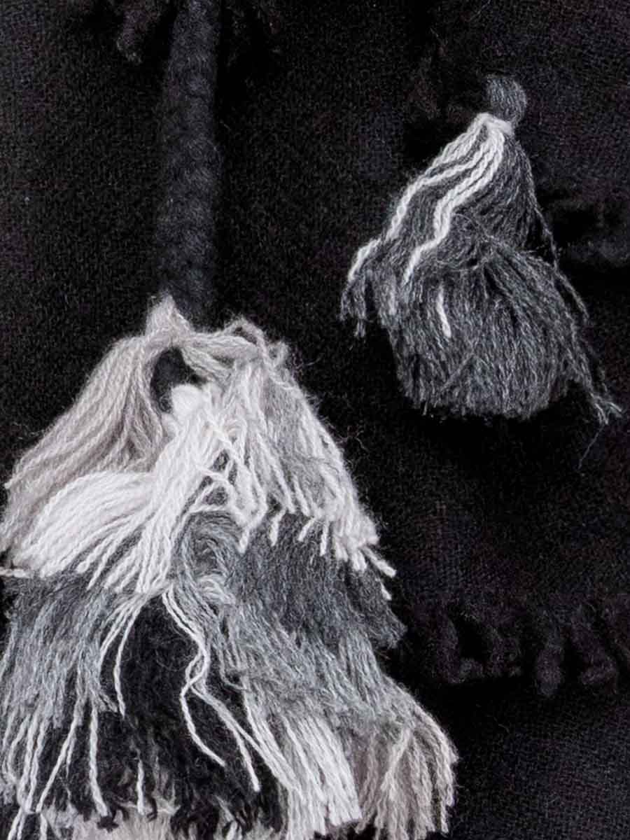 Cashmere Shawl With Tassels - Black