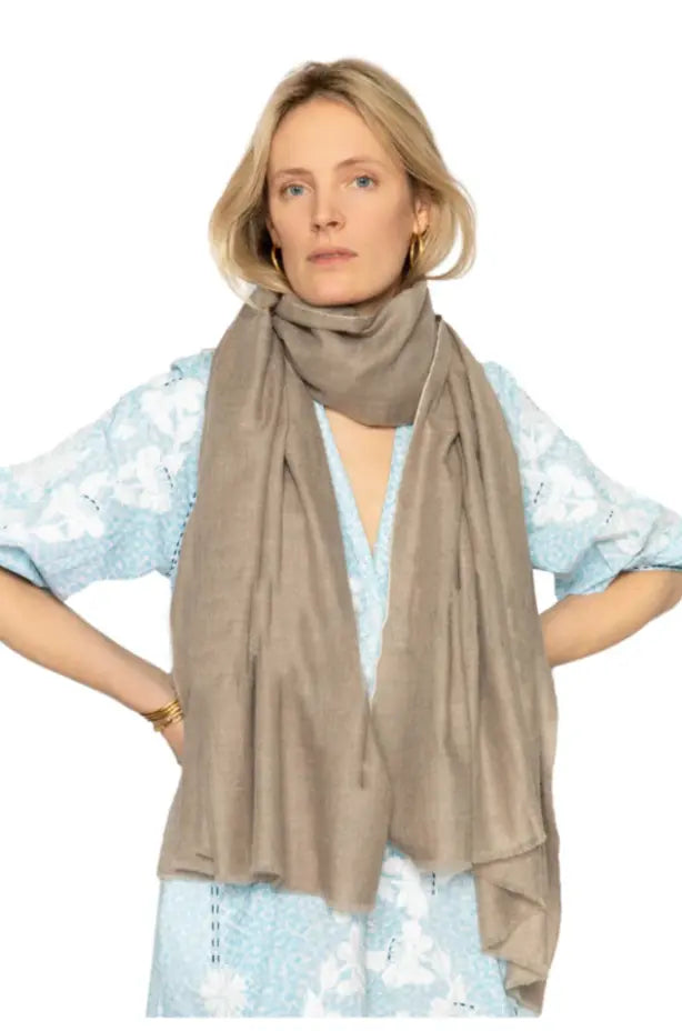 Classic Embroidered Edge Cashmere Pashmina Shawl - Natural / White Debonnaire