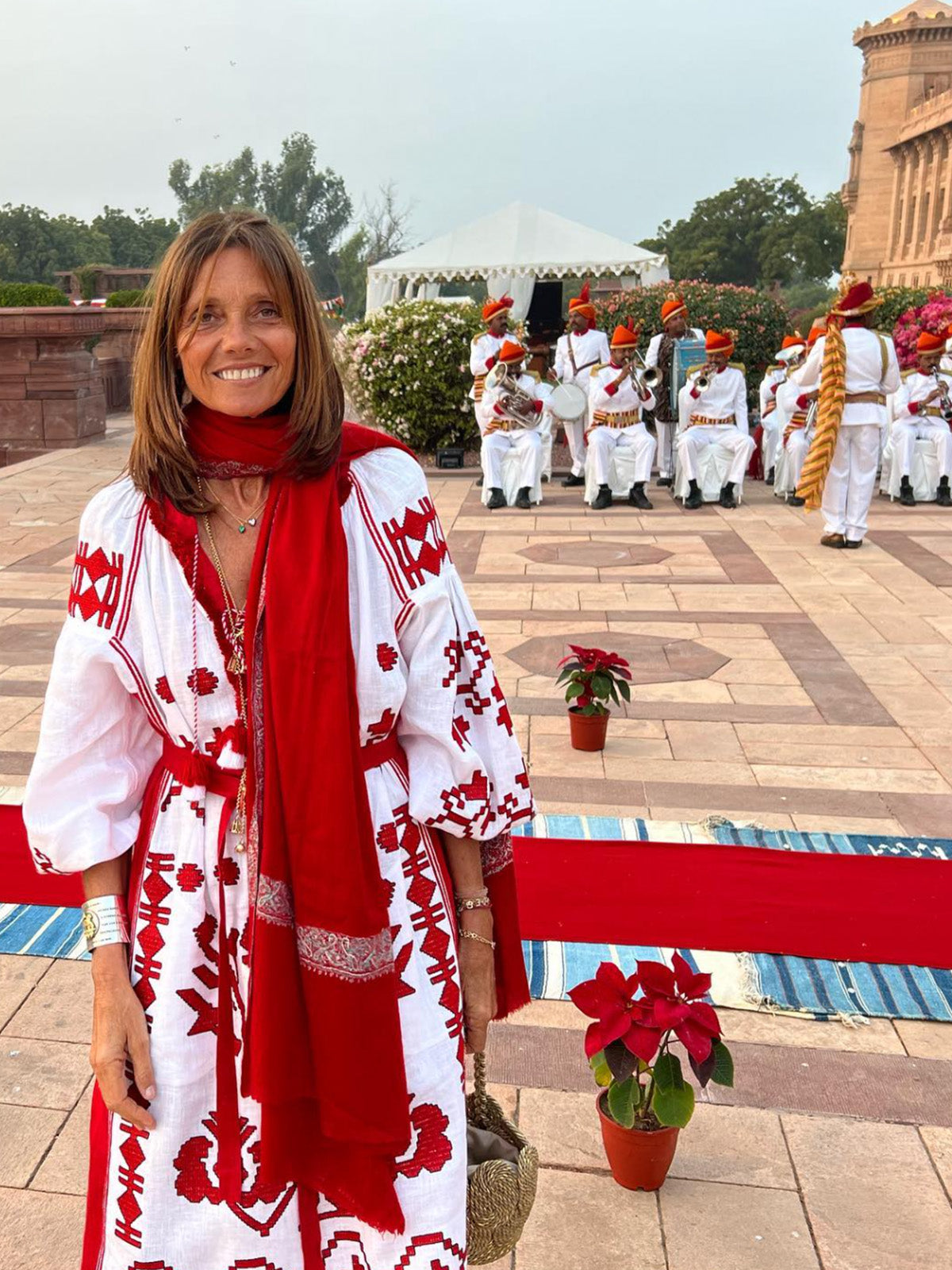 Border Embroidered Cashmere Pashmina Shawl - Red