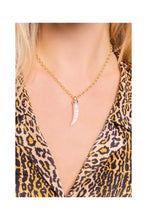 Load image into Gallery viewer, Pearl Tusk Horn - chunky chain